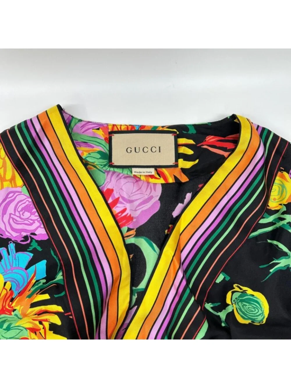 Gucci Xkenscott Shawl with Floral 38 Scarf